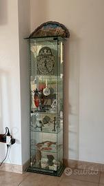 Colonna decorativa con orologio