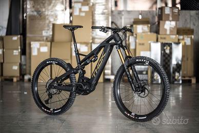Bicicletta e bikes nuova di fabbrica