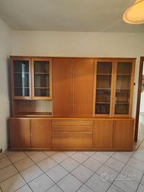 Mobile, mobiletto TV, tavolo e sedie in legno