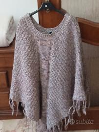 Poncio grigio con dettagli rosa