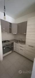 cucina angolare.  trasporto gratuito 