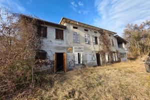 Casa indipendente di 218 m² con 5 locali a Cesioma