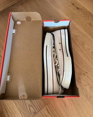 Converse 44 nimero