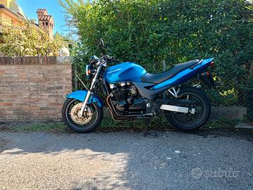 Kawasaki zr7 