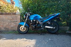 Kawasaki zr7 