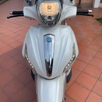 Beverly 300ie Bianco Perla Perfetto