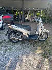 Scooter Honda sh. 150cc.