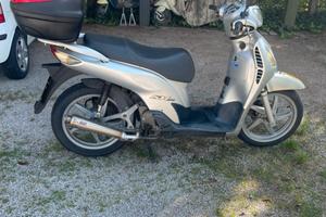 Scooter Honda sh. 150cc.