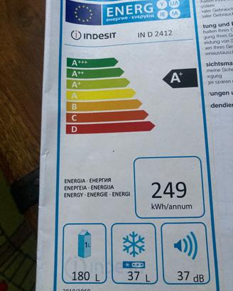 Frigorifero ad incasso Indesit