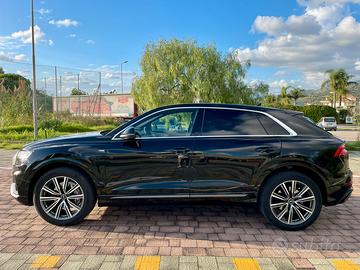 AUDI Q8 S LINE 3.0