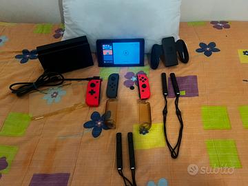 Nintendo Switch + Accessori Originali ed Extra