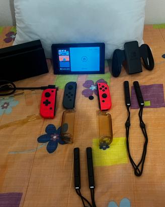 Nintendo Switch + Accessori Originali ed Extra