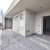 Trivano attico con terrazza a livello e posto auto