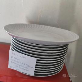 Vari servizi di piatti vari prezzi