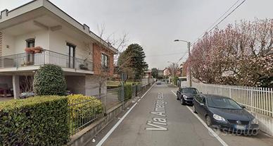 Bilocale con posto auto a Meda