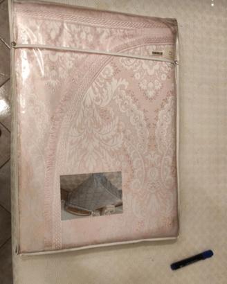 copriletto raso rosa