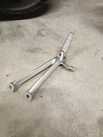 PEDANA DX PASSEGGERO SUZUKI GSX-R K7