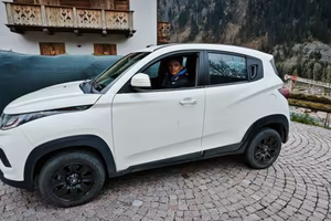 Mahindra Kuv 100 K8+