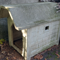 Cuccia cane in cemento taglia grande