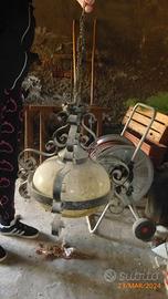 lampadario antico in ferro battuto
