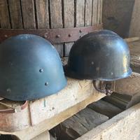 Elmetti polizia militare francese e belga.