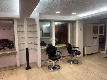 NEGOZIO A BUSSOLENGO