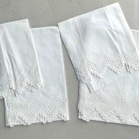 Set di asciugamani con ricamo geometrica