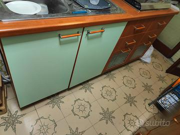 Stanza da letto+ cucina + altri mobili