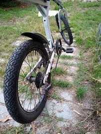 Bicicletta artigianale