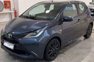 Toyota Aygo 5 Porte Aygo 5p 1.0 x-play m-mt