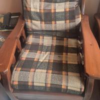 Divano 3  posti con 2 poltrone e tavolino