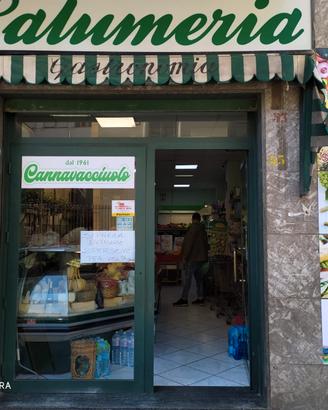 Salumeria a Gragnano - Via Vittorio Veneto 53