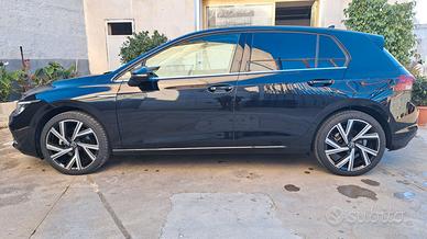 VOLKSWAGEN GOLF VIII 2.0 TDI STYLE 115CV SCR DSG