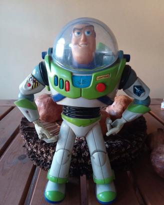 BUZZ LIGTHYEAR