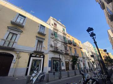 2 LOCALI A TORRE DEL GRECO