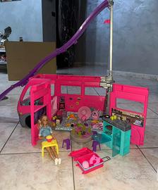 Camper delle Barbie con scivolo e Barbie