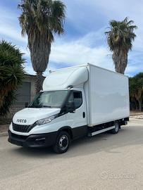 Iveco daily furgone e sponda Euro6
