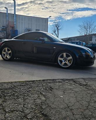 AUDI TT 1.8