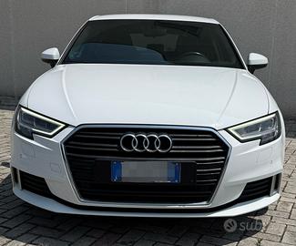 Audi A3 spb 1.6 tdi  S-tronic S-line led 18 navi
