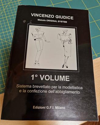 libbro  per scuola di cucito