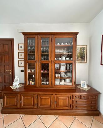 Credenza con vetrina in legno massello