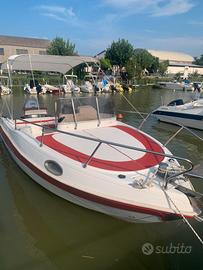 Barca 7 metri Blumax 23. Deck