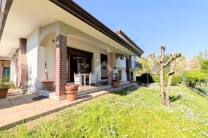 VILLA SINGOLA A CASIER