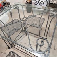 tavolo e sedie in ferro battuto cristallo 