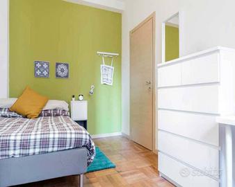 Stanza in appartamento di 87 m² a Milano
