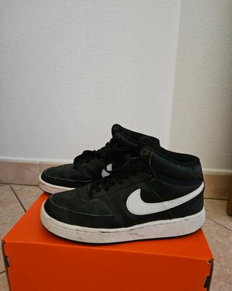 Scarpe nere Nike 
