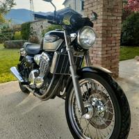 Triumph Adventurer 900