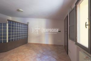 MONOLOCALE RISTRUTTURATO AL PIANO TERRA IN CENTRO