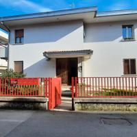 ROVIGO S. BORTOLO, spazioso appartamento con garag