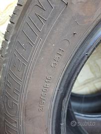 Due copertoni Michelin 215 60 16